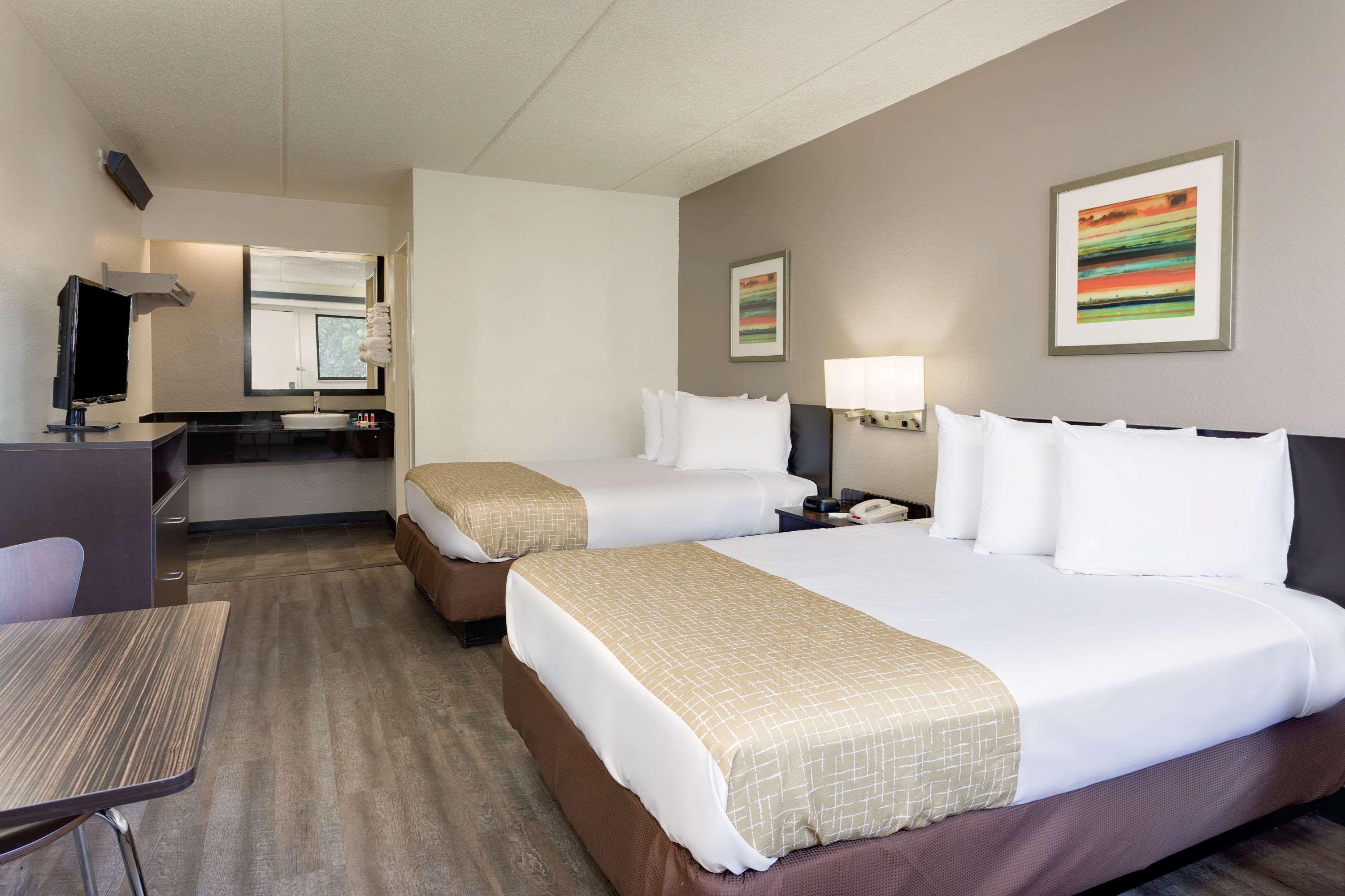 ทราเวลลอดจ์ คอลเลจ พาร์ก Motel คอลเลจพาร์ค ภายนอก รูปภาพ