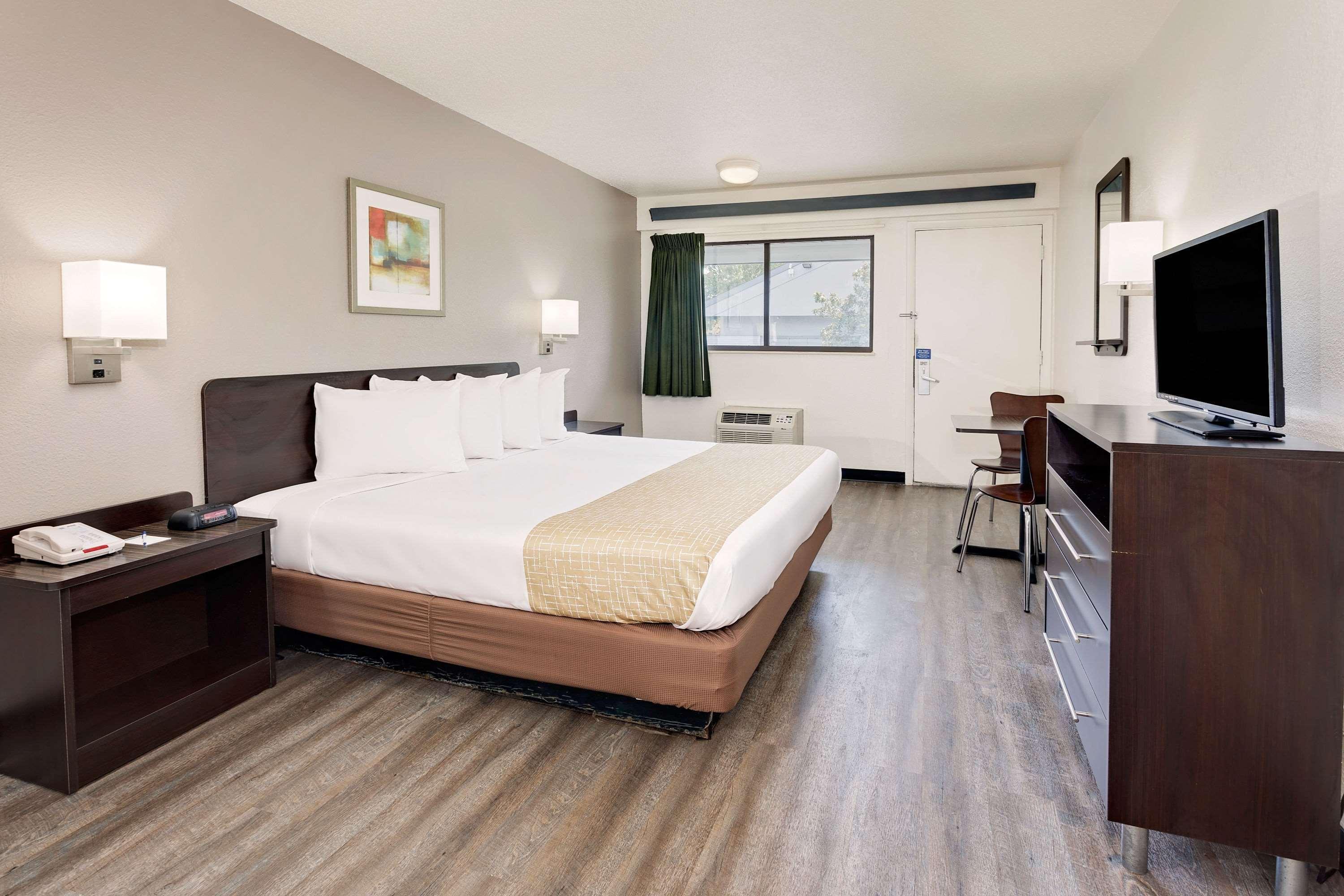 ทราเวลลอดจ์ คอลเลจ พาร์ก Motel คอลเลจพาร์ค ภายนอก รูปภาพ