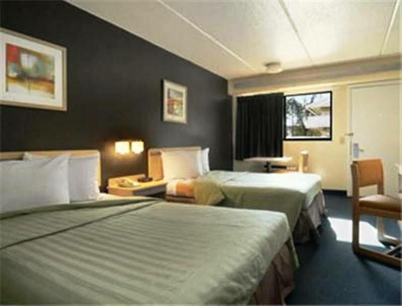 ทราเวลลอดจ์ คอลเลจ พาร์ก Motel คอลเลจพาร์ค ภายนอก รูปภาพ